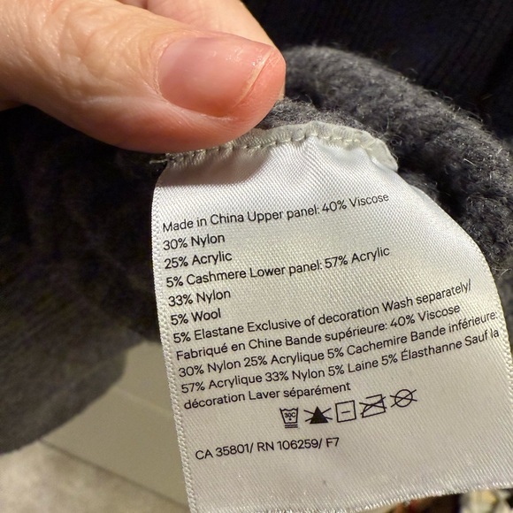 lululemon athletica Black and Gray Sweater - Picture 4 of 4